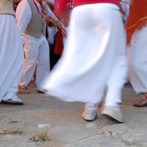קבוצת אנשים רוקדת בפסטיבל קפריסאי מסורתי